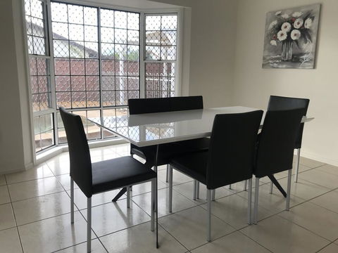 Townsville Wistaria Spacious Home - Accommodation 4U 2