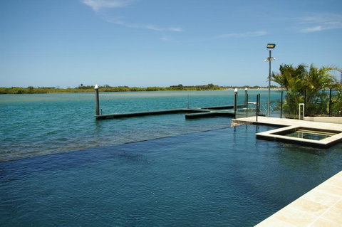 Trafalgar Towers - Accommodation 4U 0