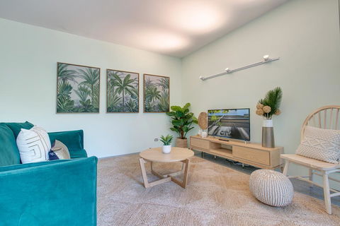 Tranquil Contemporary Hideaway In Hippest Area - Accommodation 4U 1