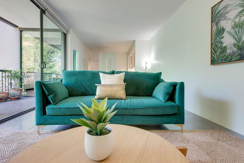 Tranquil Contemporary Hideaway In Hippest Area - Accommodation 4U 3