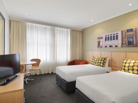 Travelodge Hotel Sydney Martin Place - Accommodation 4U 1