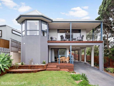 Treetop Retreat Rye - Accommodation 4U 0