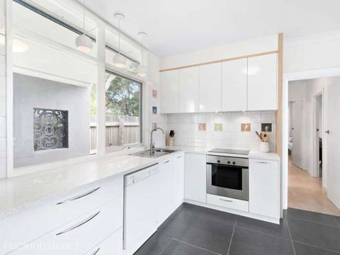 Treetop Retreat Rye - Accommodation 4U 2