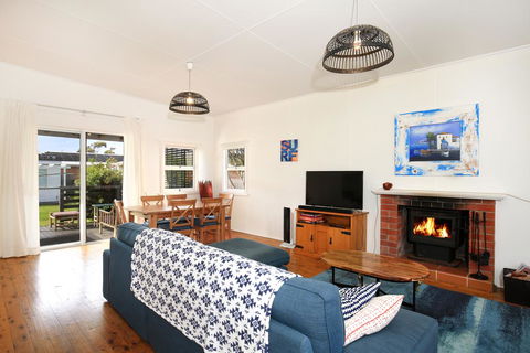 Triangulo @ Culburra - Pet Friendly - 2 Mins To Beach - Accommodation 4U 0