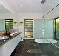 Trinity Beach Hideaway - Accommodation 4U