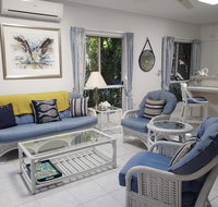 Trinity Beach POOLSIDE Apartment - Accommodation 4U