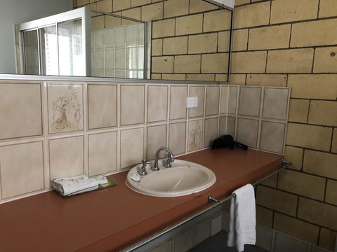 True Blue Motor Inn - Accommodation 4U 1