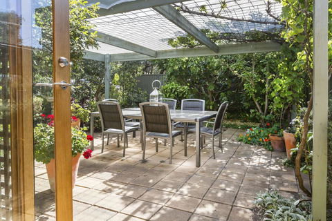 TUSCAN OASIS - RYE - Accommodation 4U 2