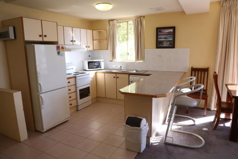 Twin Seasons 5 - Accommodation 4U 3