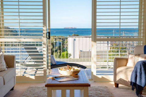 Tyrone Beach Retreat, VIEWS - Accommodation 4U 2