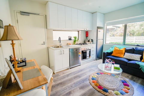 U1 Brunswick Living Brand New Apartment Close To Airport And CBD - Accommodation 4U 0