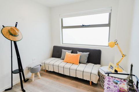 U101 Brunswick Living Brand New Deluxe Balcony Apartment Close To Airport And CBD - Accommodation 4U 1