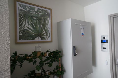 U101 Brunswick Living Brand New Deluxe Balcony Apartment Close To Airport And CBD - Accommodation 4U 3