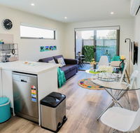 U101 Brunswick Living Brand New Deluxe Balcony Apartment close to Airport and CBD - Accommodation 4U