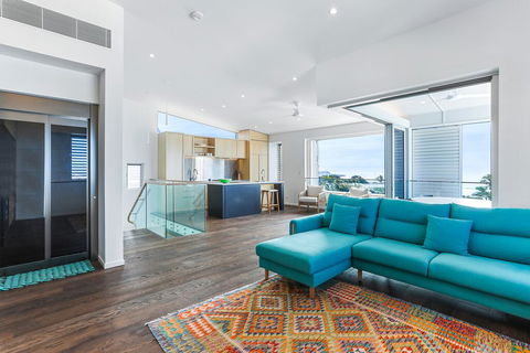Ultimate Beachfront Living, Sunshine Beach - Accommodation 4U 2