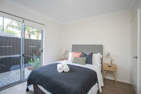 Ultimate Oasis Condo. Wifi + Netflix + Parking - Accommodation 4U 1