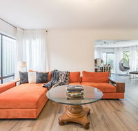 ULTRA SPACIOUS STYLISH HOME IN PRESTONS - SYDNEY - Accommodation 4U