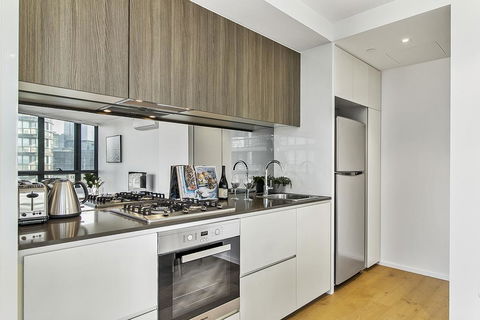 Ultra-Modern Luxury With Views At Kai Waterfront - Accommodation 4U 3