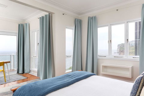 Unbelievable Clifftop Townhouse With Ocean Views - Accommodation 4U 2