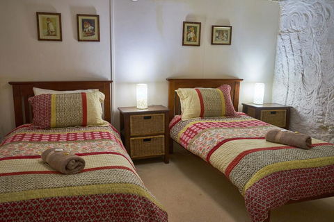 Underground Bed & Breakfast - Accommodation 4U 3