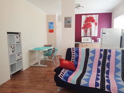 Unique Bouvard Beach House Mandurah - Accommodation 4U 2