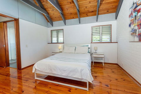 Unique Getaway 300m To Bribie Foreshore, Bongaree - Accommodation 4U 0