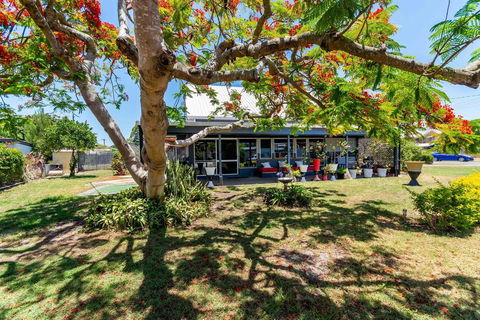 Unique Getaway 300m To Bribie Foreshore, Bongaree - Accommodation 4U 3