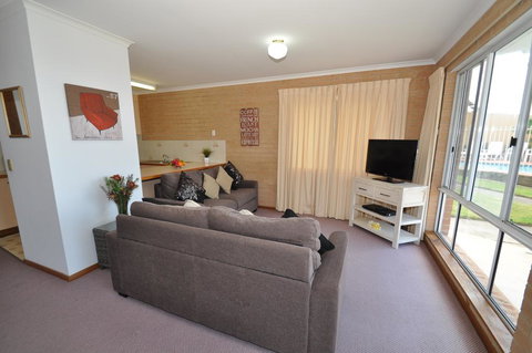 Unit 1, Countess Court - Accommodation 4U 1