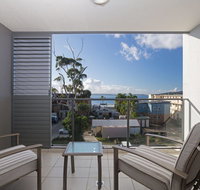 Unit 301 'The Shoal' 6-8 Bullecourt Street - Air con walking to local shops  beach - Accommodation 4U