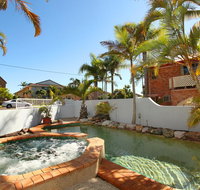 Unit 4 Coolum Sands Apartments 34 First Avenue Coolum Beach 400 BOND LINEN SUPPLIED - Accommodation 4U