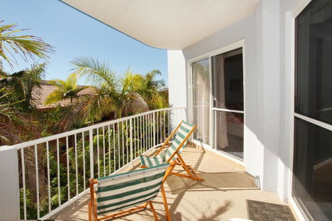 Unit 4, Coolum Sands Apartments, 34 First Avenue Coolum Beach, 400 BOND, LINEN SUPPLIED - Accommodation 4U 1