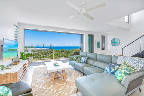 Unit 6 Rainbow Sea - Rainbow Beach, Amazing Ocean Views, Aircon, Wi-Fi, Pool, Walk To Beach - Accommodation 4U 0