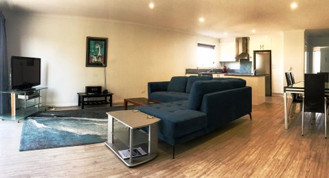 Unit 8 - Boardwalk - Accommodation 4U 3