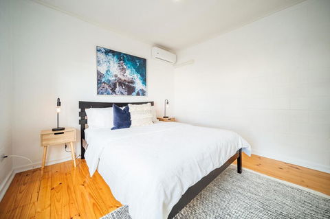 Urban Beach Shack-Metres From The Beach & Cafes - Accommodation 4U 1