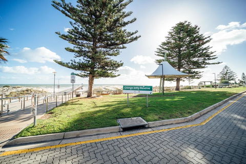 Urban Beach Shack-Metres From The Beach & Cafes - Accommodation 4U 3