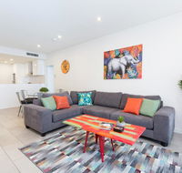 Urban Jungle Executive Apartment in Heart of CBD - Accommodation 4U