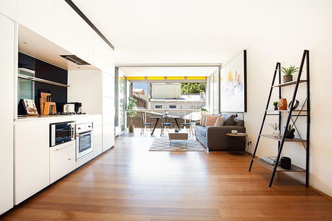 Urban Rest - Riley St - Accommodation 4U 0