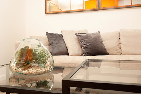 Urban Rest - Young St - Accommodation 4U 1