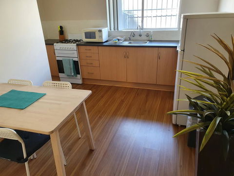 Value 2 Bed Villa Close To QEH + Airport + City + Beach - Accommodation 4U 3