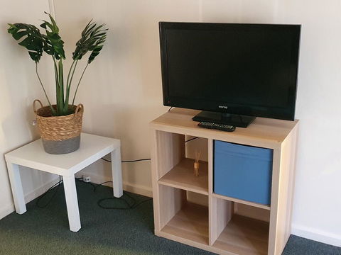 Value 2 Bed Villa Close To QEH + Airport + City + Beach - Accommodation 4U 1