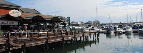 Venetian Canal 1 Bedroom Apartment - Accommodation 4U 1