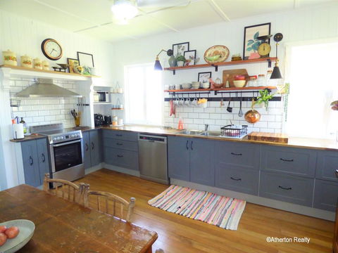Victoria House - Accommodation 4U 1