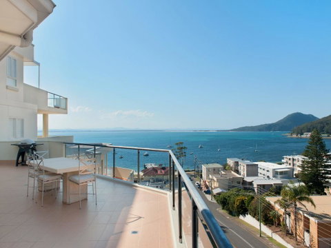 Views, Views & More Views, Sub-Penthouse In Shoal Bay - Accommodation 4U 2