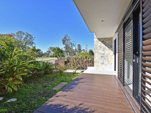 Villa Positano Waterside At Trinity Point - Accommodation 4U 2