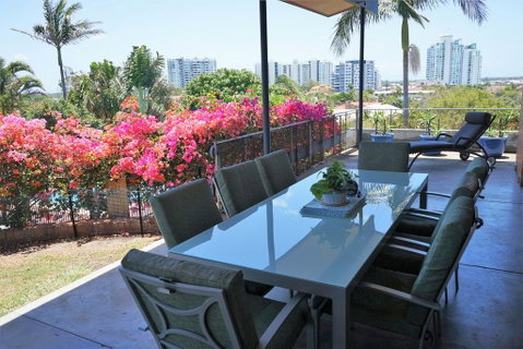 Villa With Views & Pool - Accommodation 4U 2