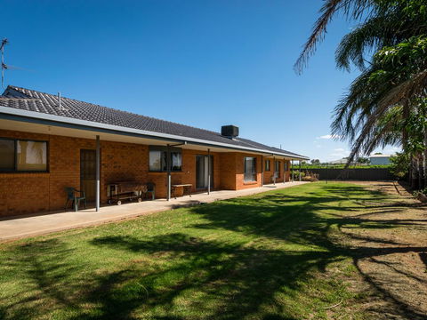 Vineyard Retreat Mildura - Accommodation 4U 2