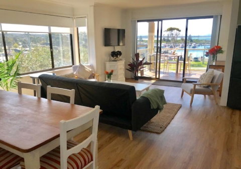 Vista Marina Penthouse #6 - Accommodation 4U 2