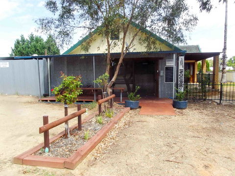 Wagga Wagga Tourist Park - Accommodation 4U 0
