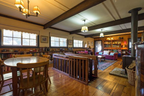 Walhalla Coach House - Accommodation 4U 3