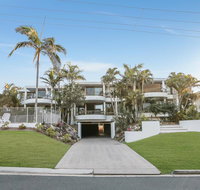 Walk to the beach Sunshine Beach - Accommodation 4U